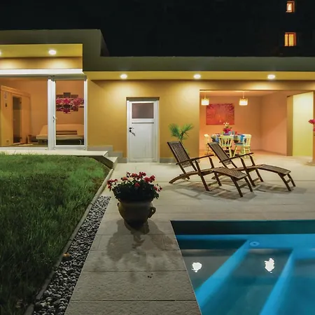 Holiday home Beautiful In Smarje With Kitchen *